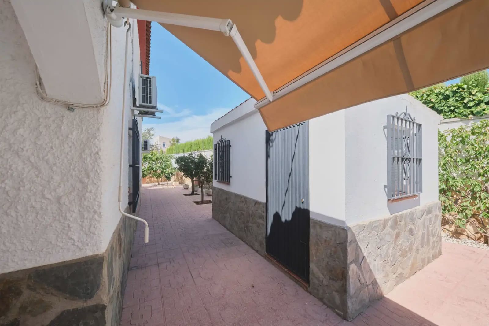 Chalet de 7 habitaciones en Ogíjares en venta con piscina garaje - 276.389 € (Ref: 10051948)