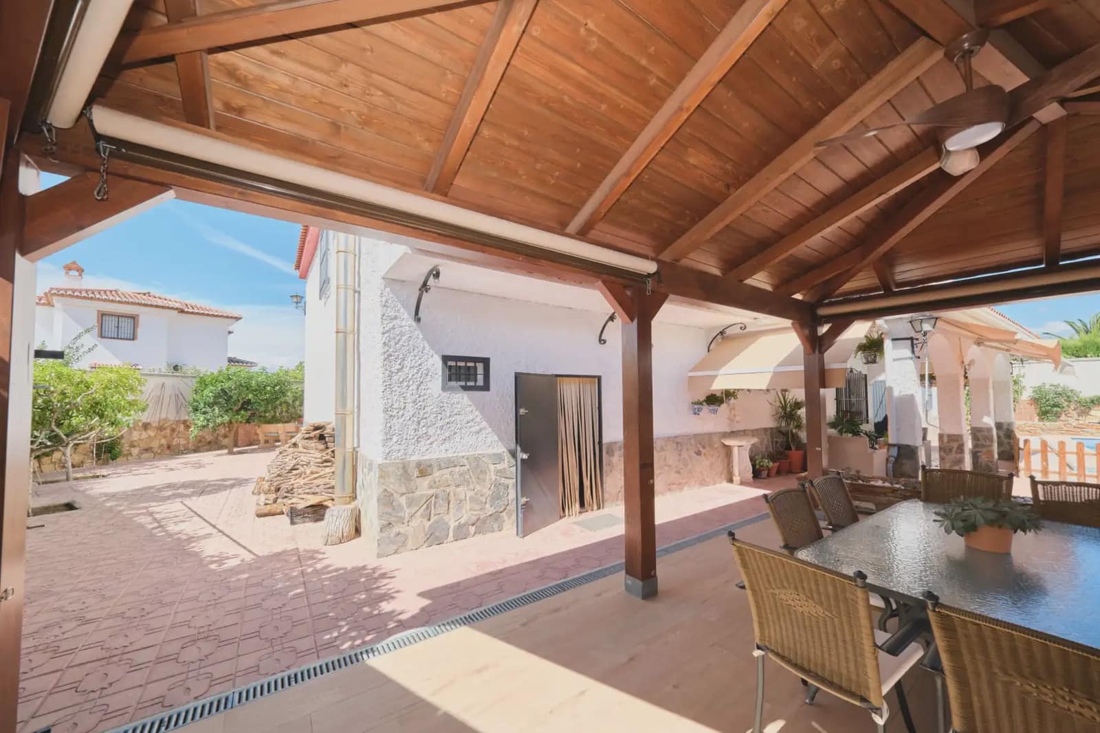 Chalet de 7 habitaciones en Ogíjares en venta con piscina garaje - 276.389 € (Ref: 10051948)