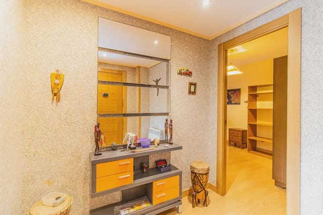 4 Zimmer Wohnung zu verkaufen in Zaragoza Stadt mit Pool Garage - 256.268 € (Ref: 10054341)