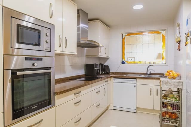 3 quarto Apartamento para venda em San Pedro de Alcántara Pueblo, Marbella com piscina garagem - 517 434 € (Ref: 10082139)