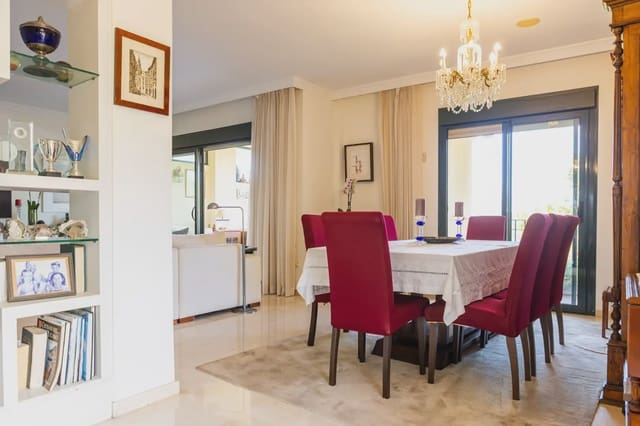 3 quarto Apartamento para venda em San Pedro de Alcántara Pueblo, Marbella com piscina garagem - 517 434 € (Ref: 10082139)