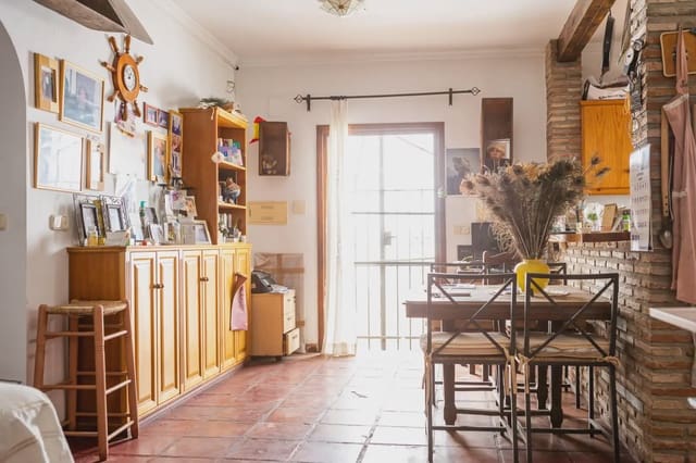 Casa de 3 habitaciones en San Pedro de Alcántara Pueblo, Marbella en venta - 420.000 € (Ref: 10085097)