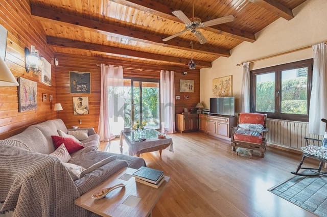 3 camera da letto Villa in vendita in Canovelles con piscina garage - 470.000 € (Rif: 10099047)