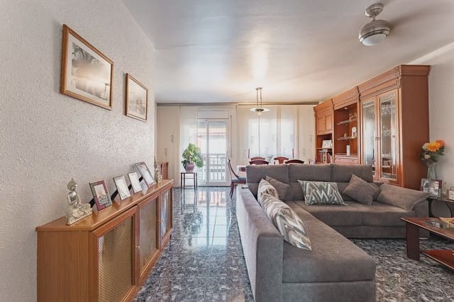 4 soveværelse Rækkehus til salg i Sabadell med garage - € 178.484 (Ref: 10118190)