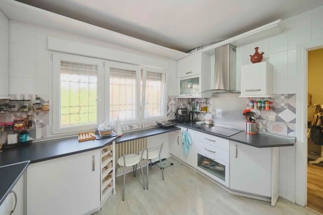 3 sypialnia Willa na sprzedaż w Albolote z basenem - 265 000 € (Ref: 10130520)