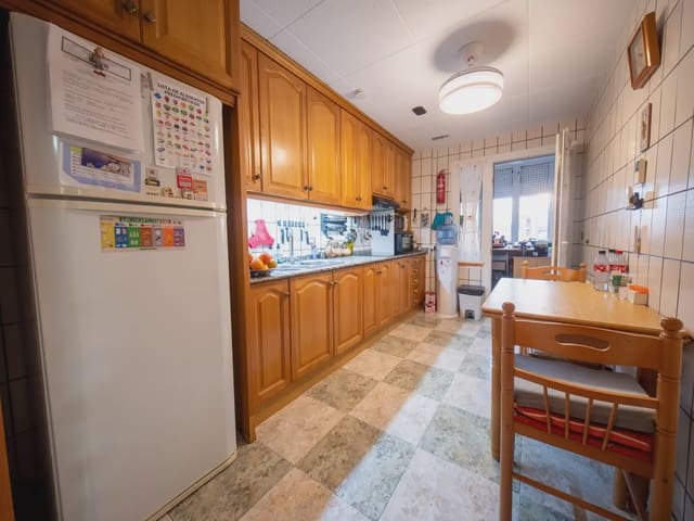 4 sypialnia Penthouse na sprzedaż w Almansa z garażem - 94 050 € (Ref: 10144860)