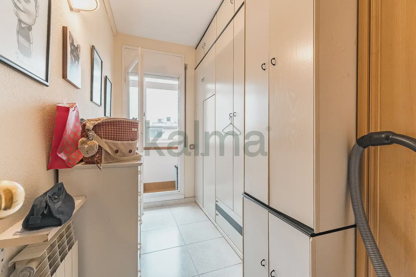 4 makuuhuone Asunto myytävänä paikassa L'Hospitalet de Llobregat mukana 
autotalli - 282 133 € (Ref: 10145231)