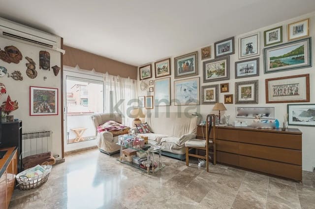 4 makuuhuone Asunto myytävänä paikassa L'Hospitalet de Llobregat mukana 
autotalli - 282 133 € (Ref: 10145231)