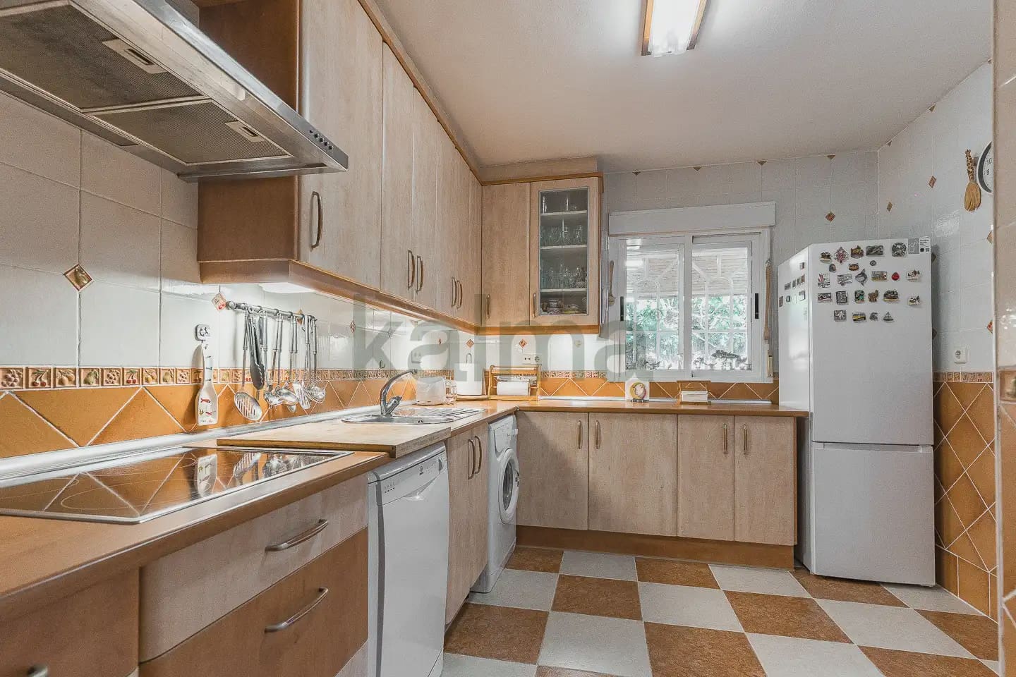 2 bedroom Villa for sale in Azuqueca de Henares with garage - € 280,000 (Ref: 10165500)