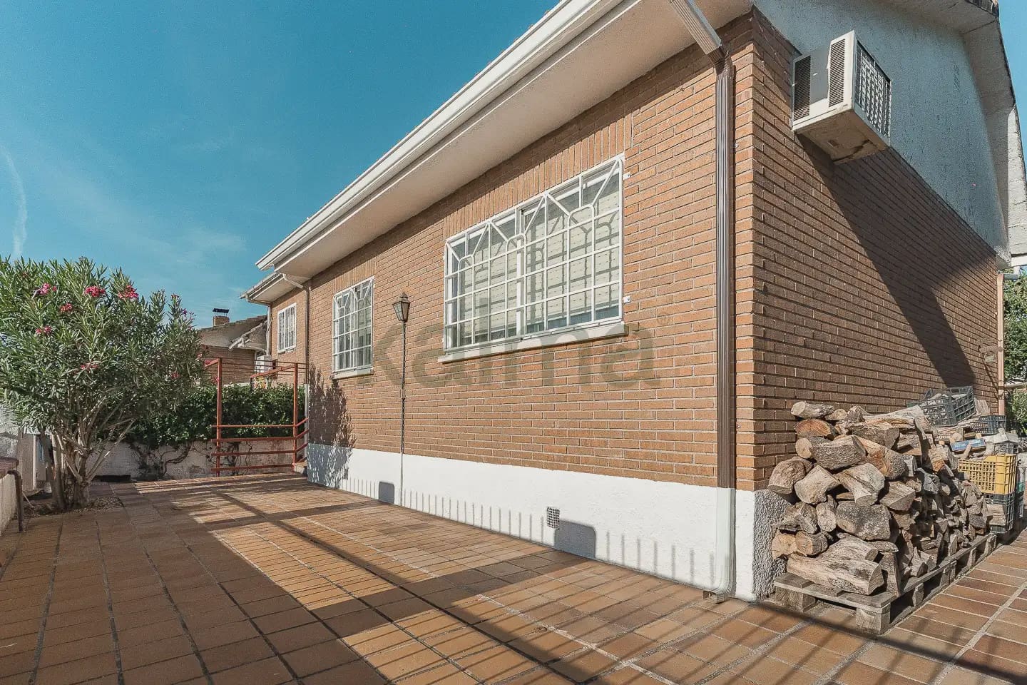 2 bedroom Villa for sale in Azuqueca de Henares with garage - € 280,000 (Ref: 10165500)