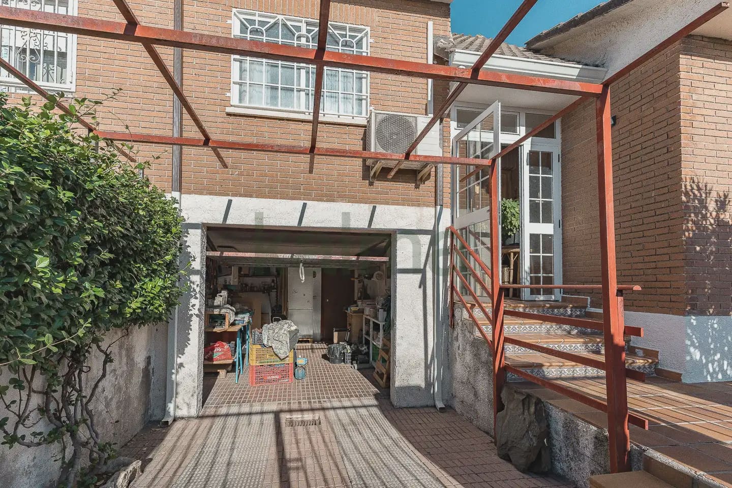 2 bedroom Villa for sale in Azuqueca de Henares with garage - € 280,000 (Ref: 10165500)