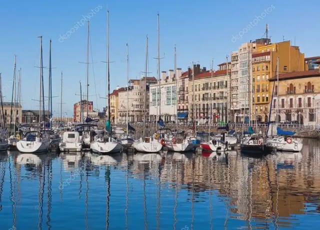 3 bedroom Flat for sale in Gijón - € 90,000 (Ref: 10179551)