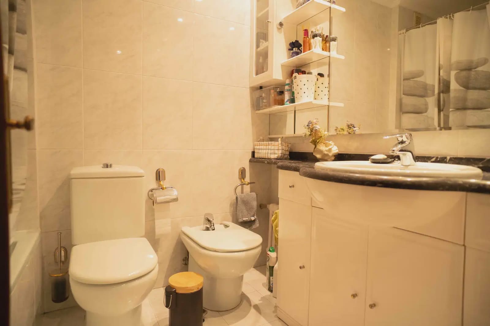 4 bedroom Flat for sale in Bilbao - € 285,356 (Ref: 10183306)
