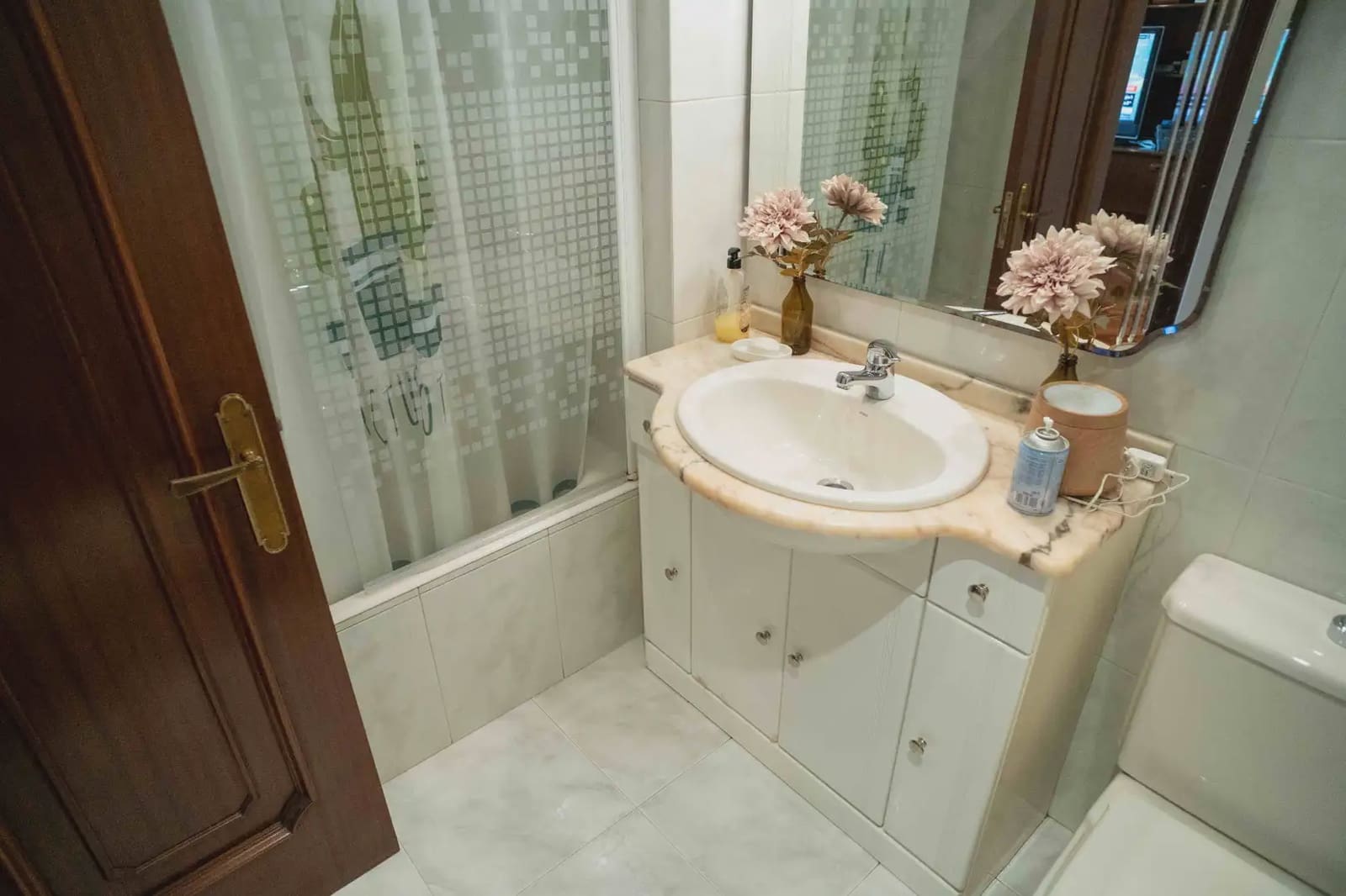 4 bedroom Flat for sale in Bilbao - € 285,356 (Ref: 10183306)