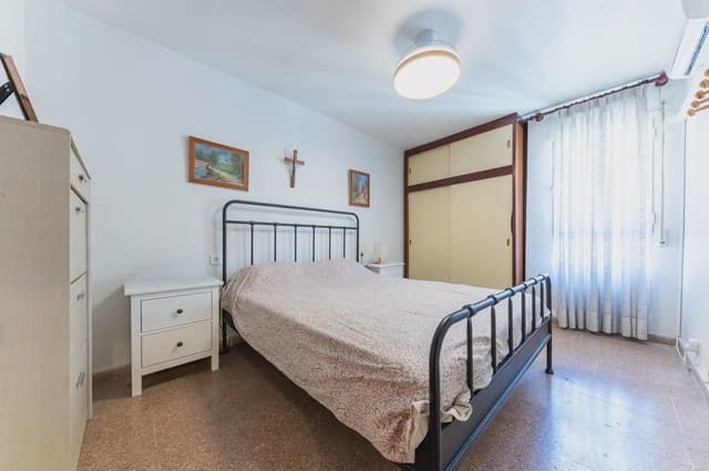 3 quarto Casa em Banda para venda em El Palmeral - San Antón, Elche / Elx - 145 000 € (Ref: 9981085)