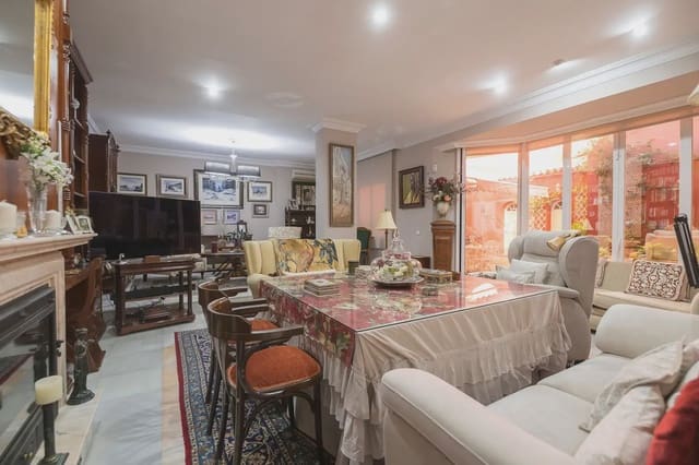 4 soveværelse Byhus til salg i El Puerto de Santa María med garage - € 500.000 (Ref: 9981086)