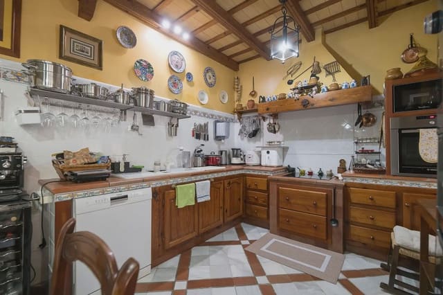 4 soveværelse Byhus til salg i El Puerto de Santa María med garage - € 500.000 (Ref: 9981086)