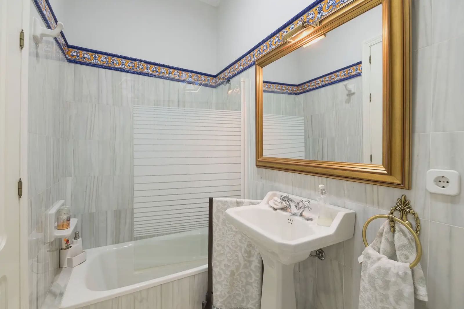 4 chambre Maison de Ville à vendre à El Puerto de Santa Maria avec garage - 500 000 € (Ref: 9981086)