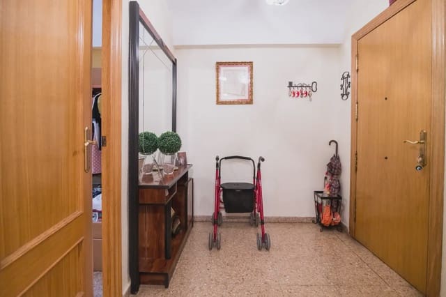 4 soveværelse Lejlighed til salg i La Fontsanta, Valencia by - € 165.391 (Ref: 9981087)