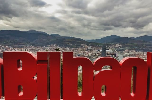 3 bedroom Flat for sale in Bilbao - € 161,075 (Ref: 9981090)