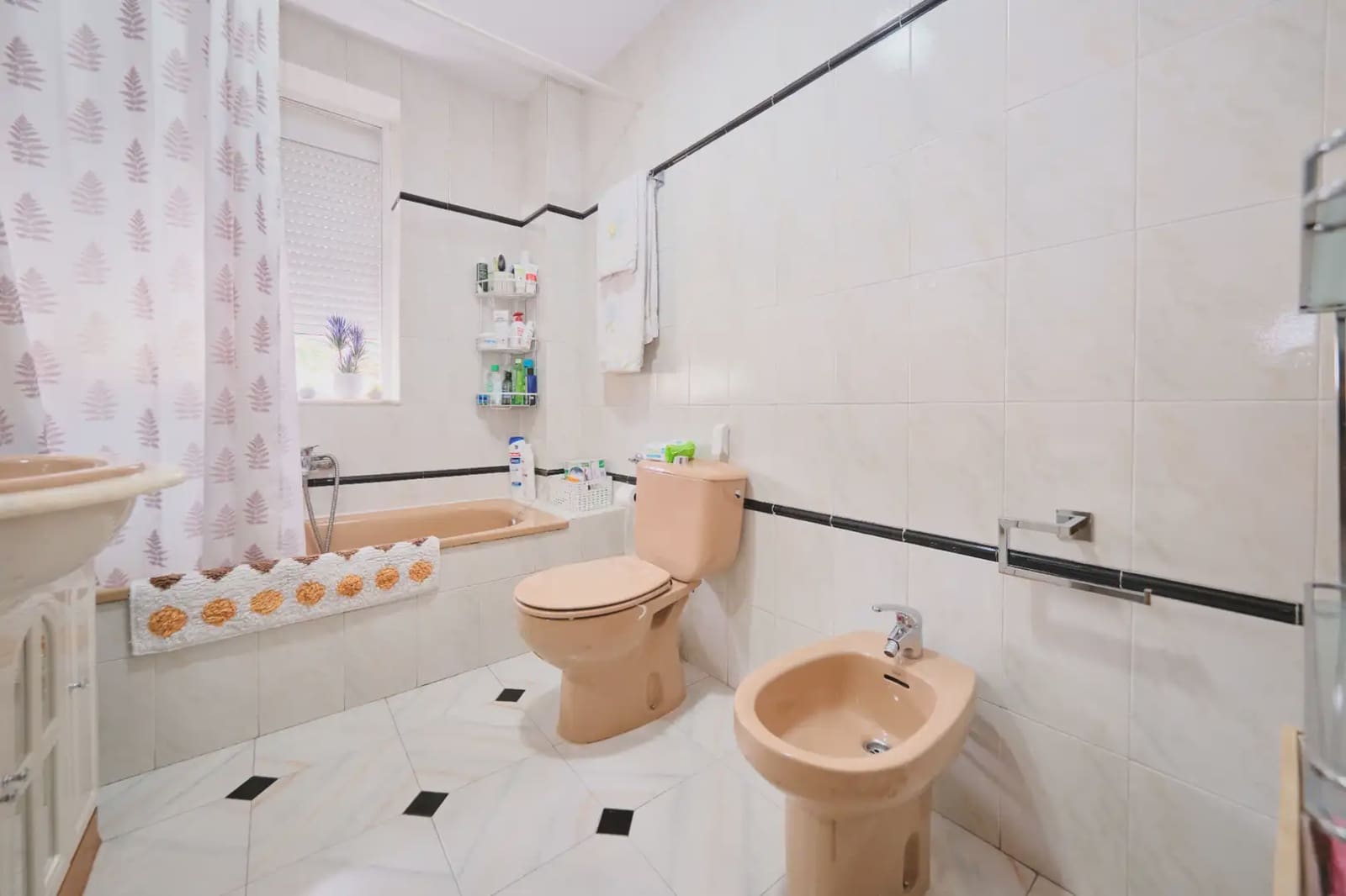 Piso de 3 habitaciones en Granada ciudad en venta - 122.604 € (Ref: 9981095)