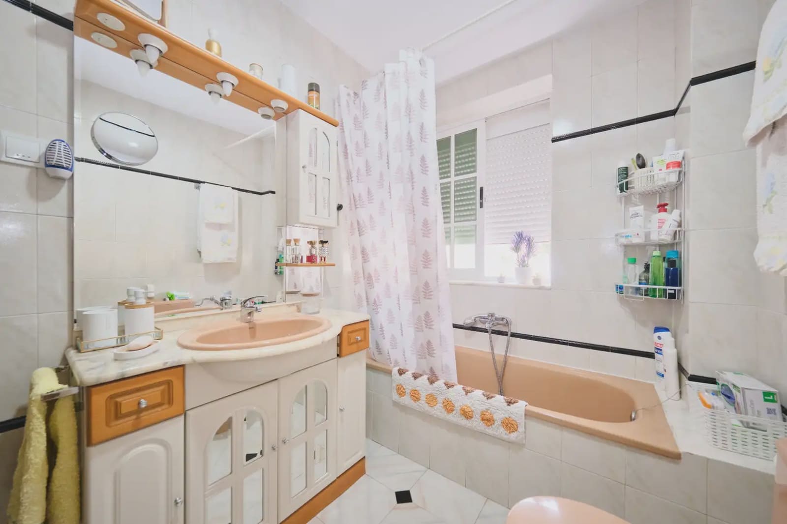 Piso de 3 habitaciones en Granada ciudad en venta - 122.604 € (Ref: 9981095)