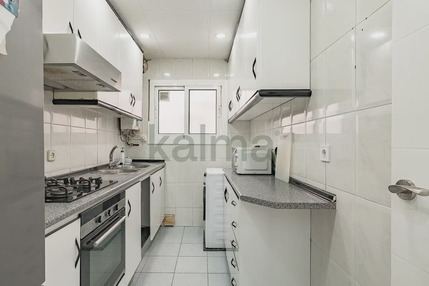 Piso de 3 habitaciones en Santa Coloma de Gramenet en venta - 99.500 € (Ref: 9981097)