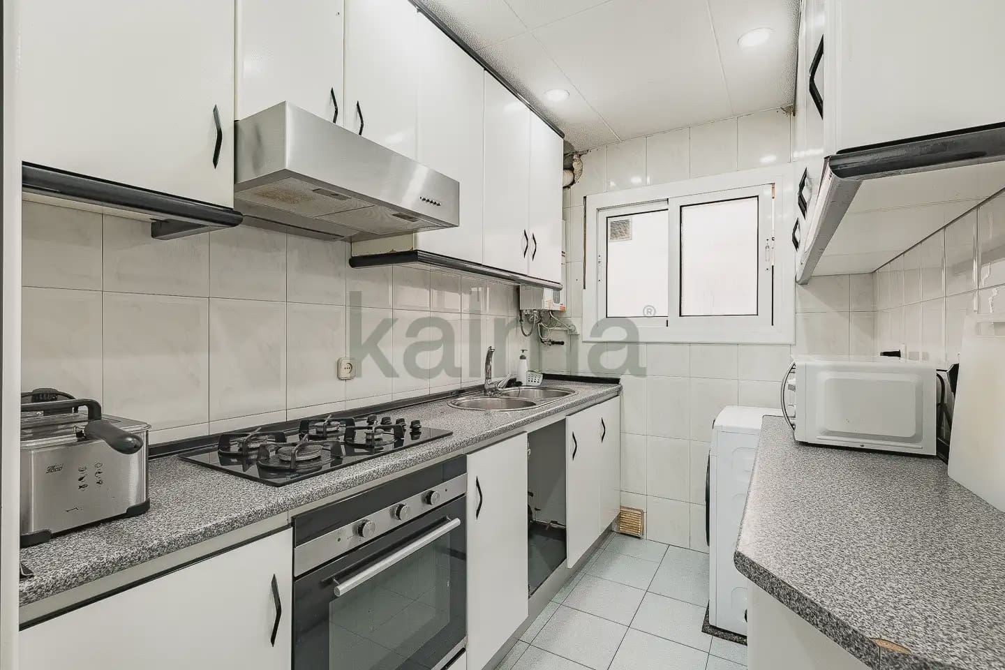 Piso de 3 habitaciones en Santa Coloma de Gramenet en venta - 99.500 € (Ref: 9981097)