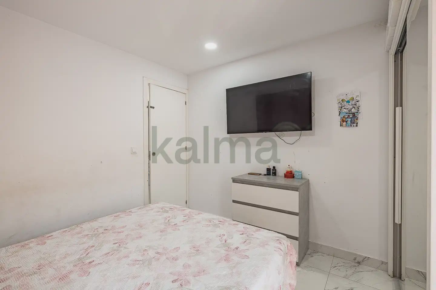 Piso de 3 habitaciones en Santa Coloma de Gramenet en venta - 99.500 € (Ref: 9981097)