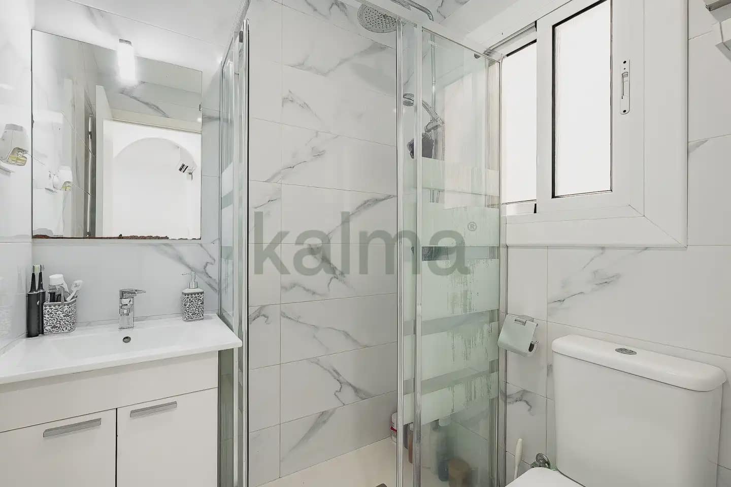Piso de 3 habitaciones en Santa Coloma de Gramenet en venta - 99.500 € (Ref: 9981097)