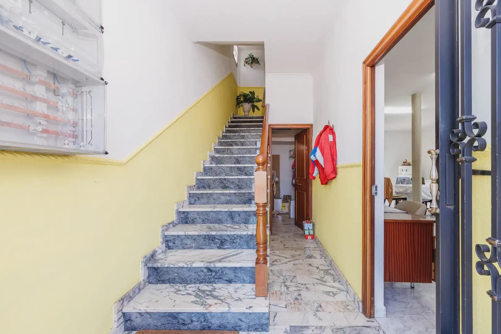 9 bedroom Villa for sale in Vigo with garage - € 382,438 (Ref: 9981100)