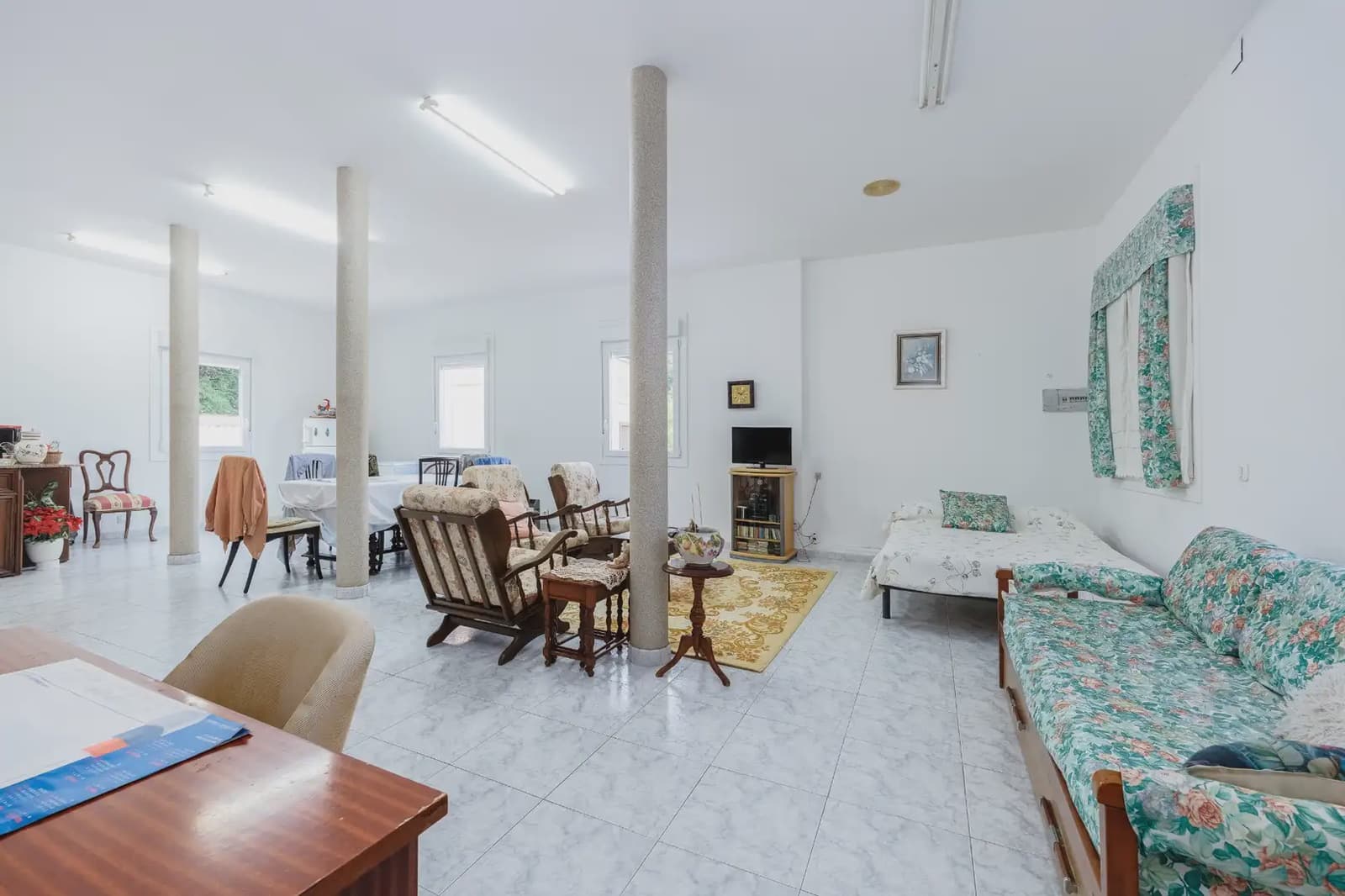 9 bedroom Villa for sale in Vigo with garage - € 382,438 (Ref: 9981100)