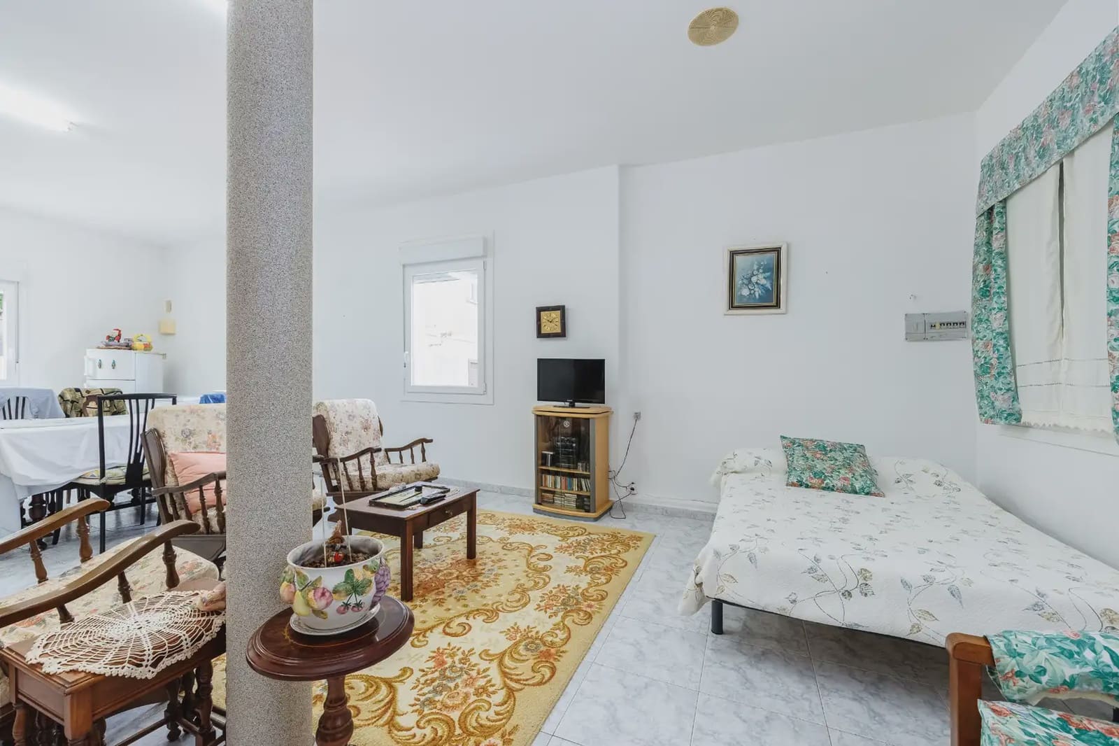 9 bedroom Villa for sale in Vigo with garage - € 382,438 (Ref: 9981100)