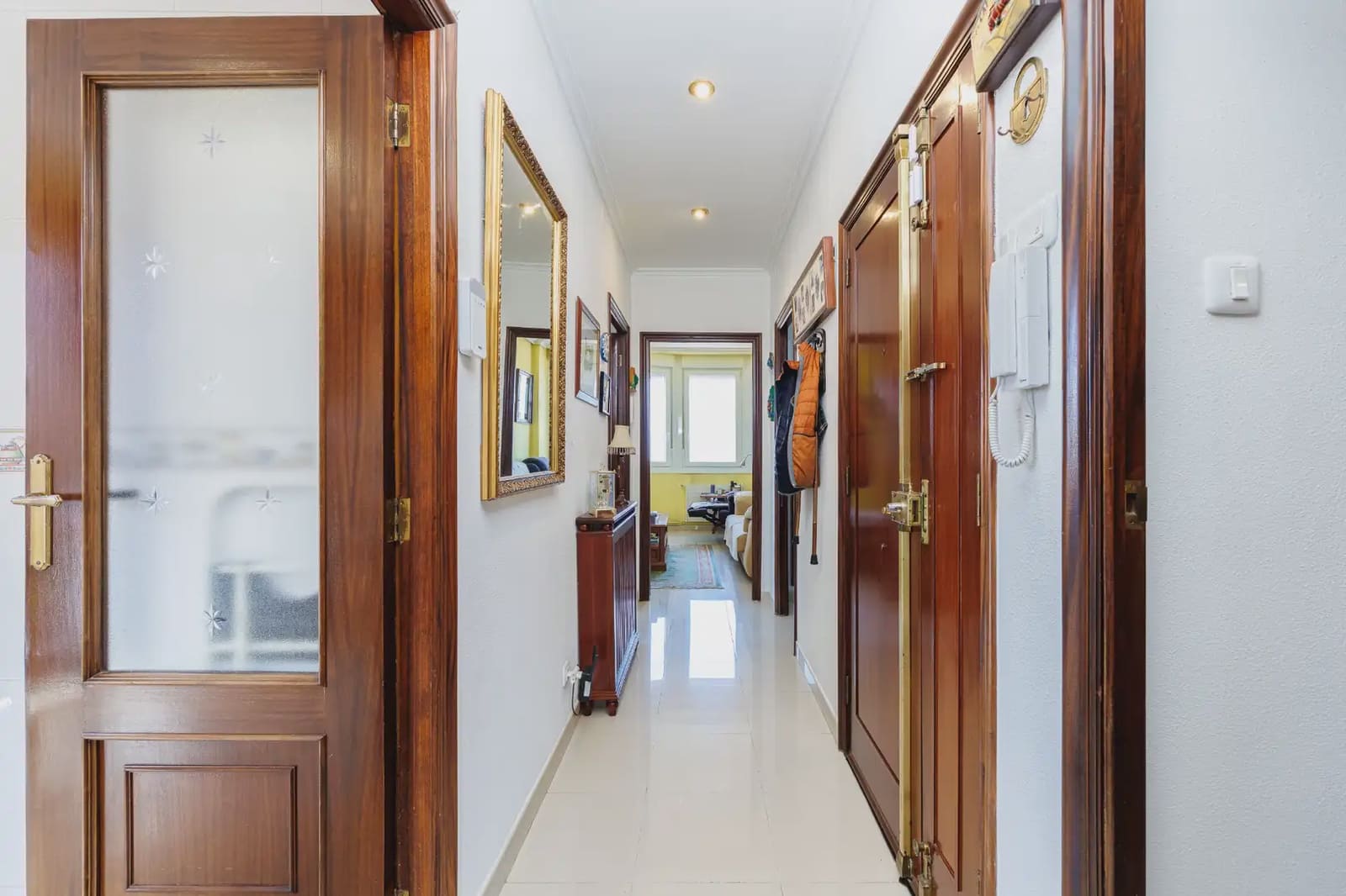 9 bedroom Villa for sale in Vigo with garage - € 382,438 (Ref: 9981100)