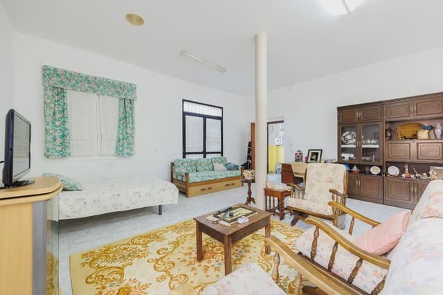 9 bedroom Villa for sale in Vigo with garage - € 382,438 (Ref: 9981100)