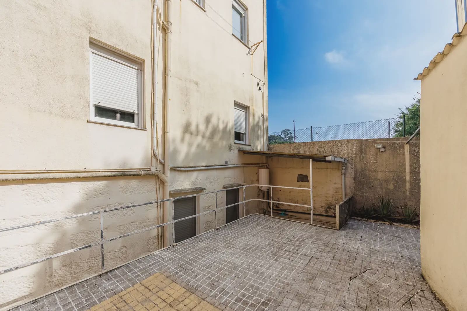 9 bedroom Villa for sale in Vigo with garage - € 382,438 (Ref: 9981100)