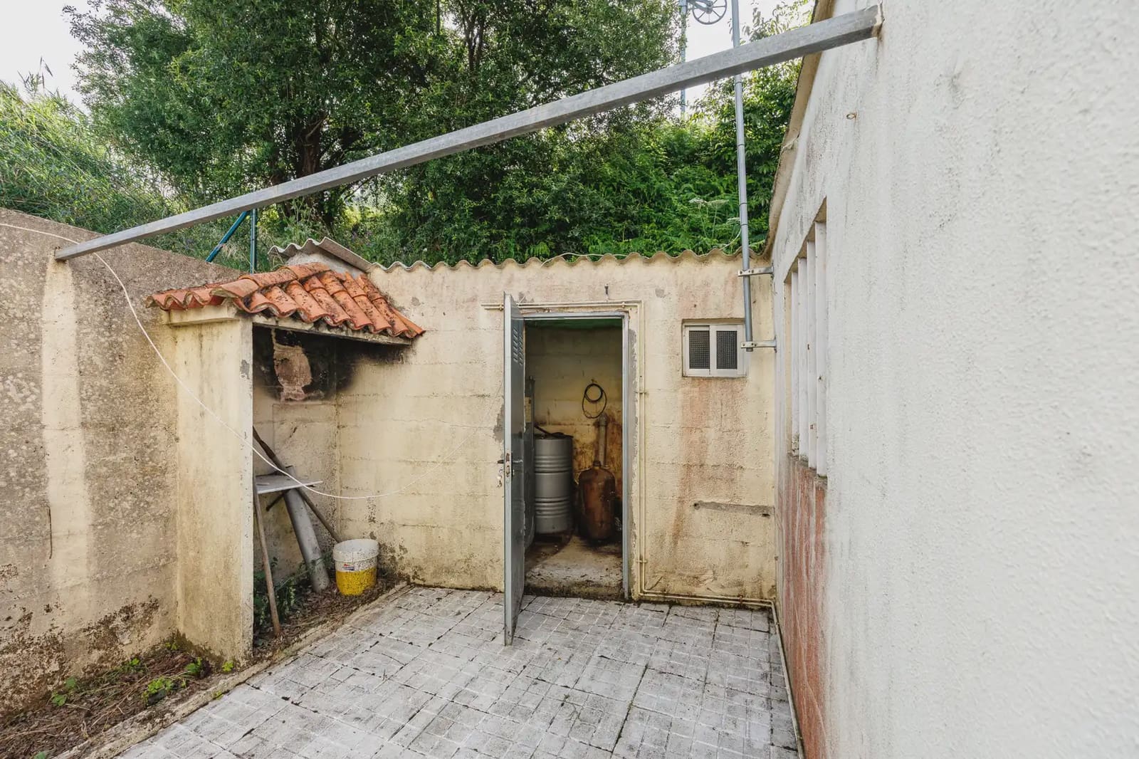 9 bedroom Villa for sale in Vigo with garage - € 382,438 (Ref: 9981100)