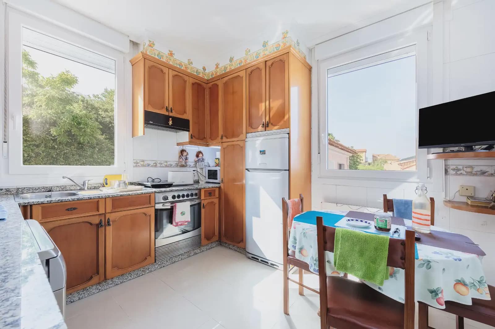 9 bedroom Villa for sale in Vigo with garage - € 382,438 (Ref: 9981100)