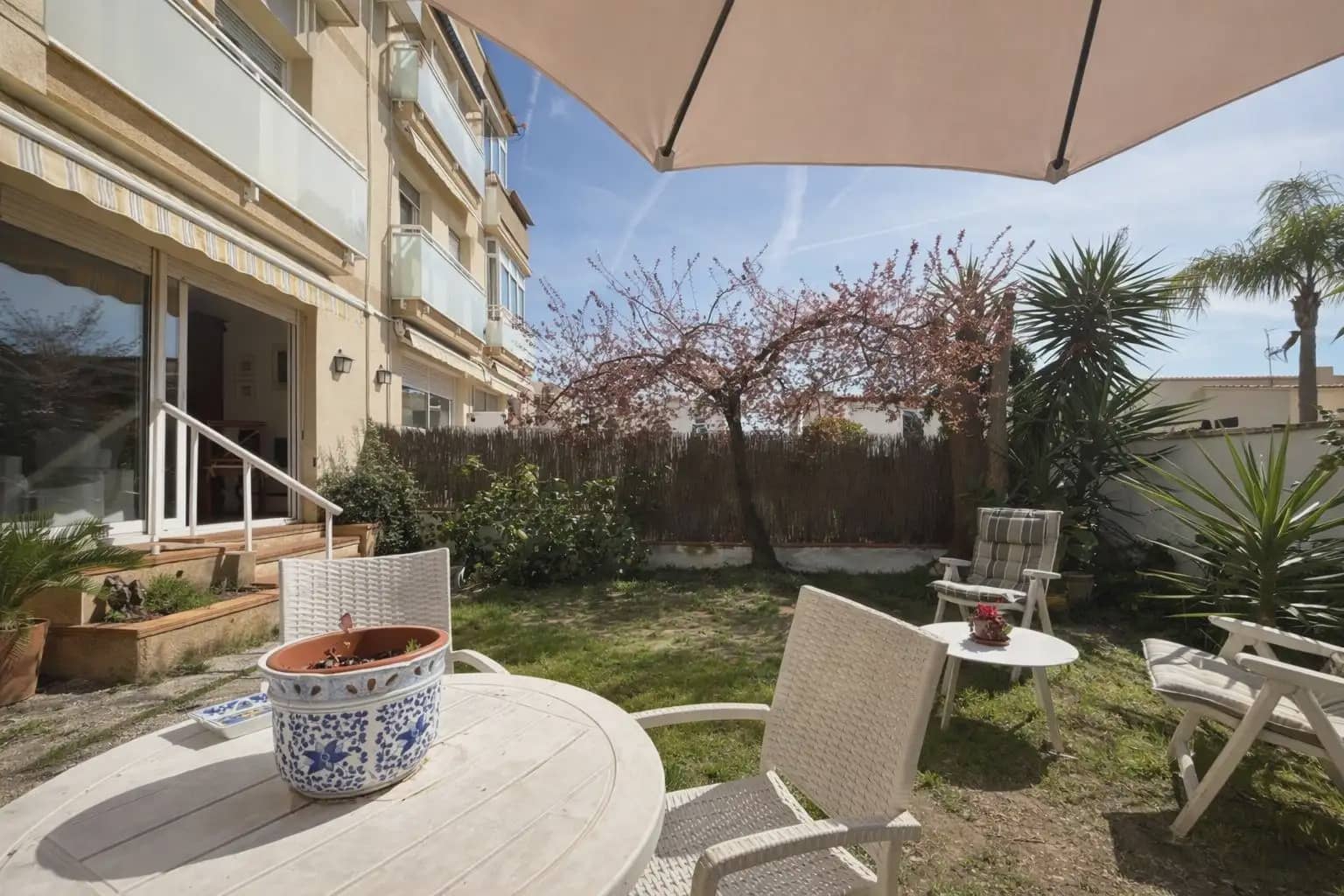 3 bedroom Apartment for sale in Sant Pere de Ribes with garage - € 331,500 (Ref: 9981102)