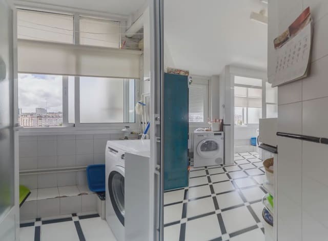 3 bedroom Flat for sale in A Coruña city - € 103,633 (Ref: 9981103)