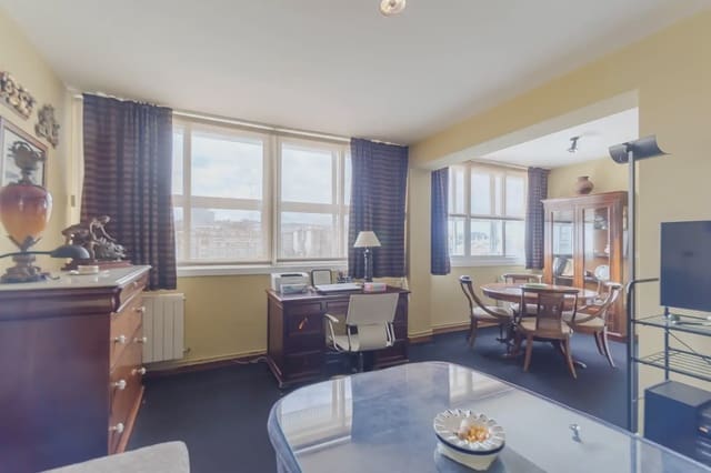 3 bedroom Flat for sale in A Coruña city - € 103,633 (Ref: 9981103)