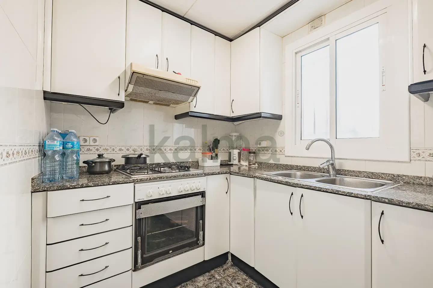 2 slaapkamer Flat te koop in Badalona - € 70.050 (Ref: 9981107)