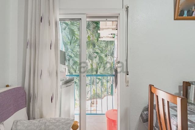 Piso de 3 habitaciones en Santa Coloma de Gramenet en venta - 55.186 € (Ref: 9981115)