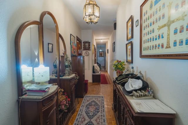 Piso de 3 habitaciones en Centro Urbano, Gijón en venta - 50.000 € (Ref: 9981122)