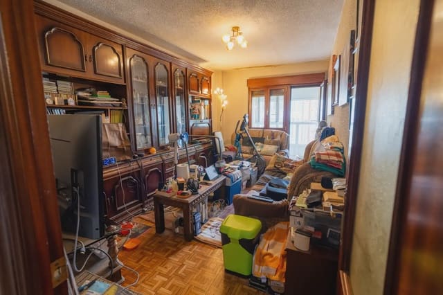 Piso de 3 habitaciones en Centro Urbano, Gijón en venta - 50.000 € (Ref: 9981122)