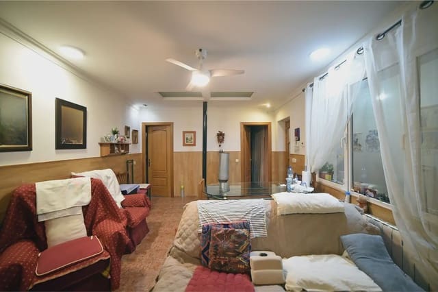 Adosado de 6 habitaciones en Tomelloso en venta con garaje - 24.450 € (Ref: 9981127)