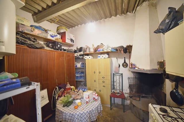 Adosado de 6 habitaciones en Tomelloso en venta con garaje - 24.450 € (Ref: 9981127)