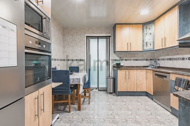Piso de 3 habitaciones en Provençals del Poblenou, Barcelona ciudad en venta - 260.274 € (Ref: 9981130)