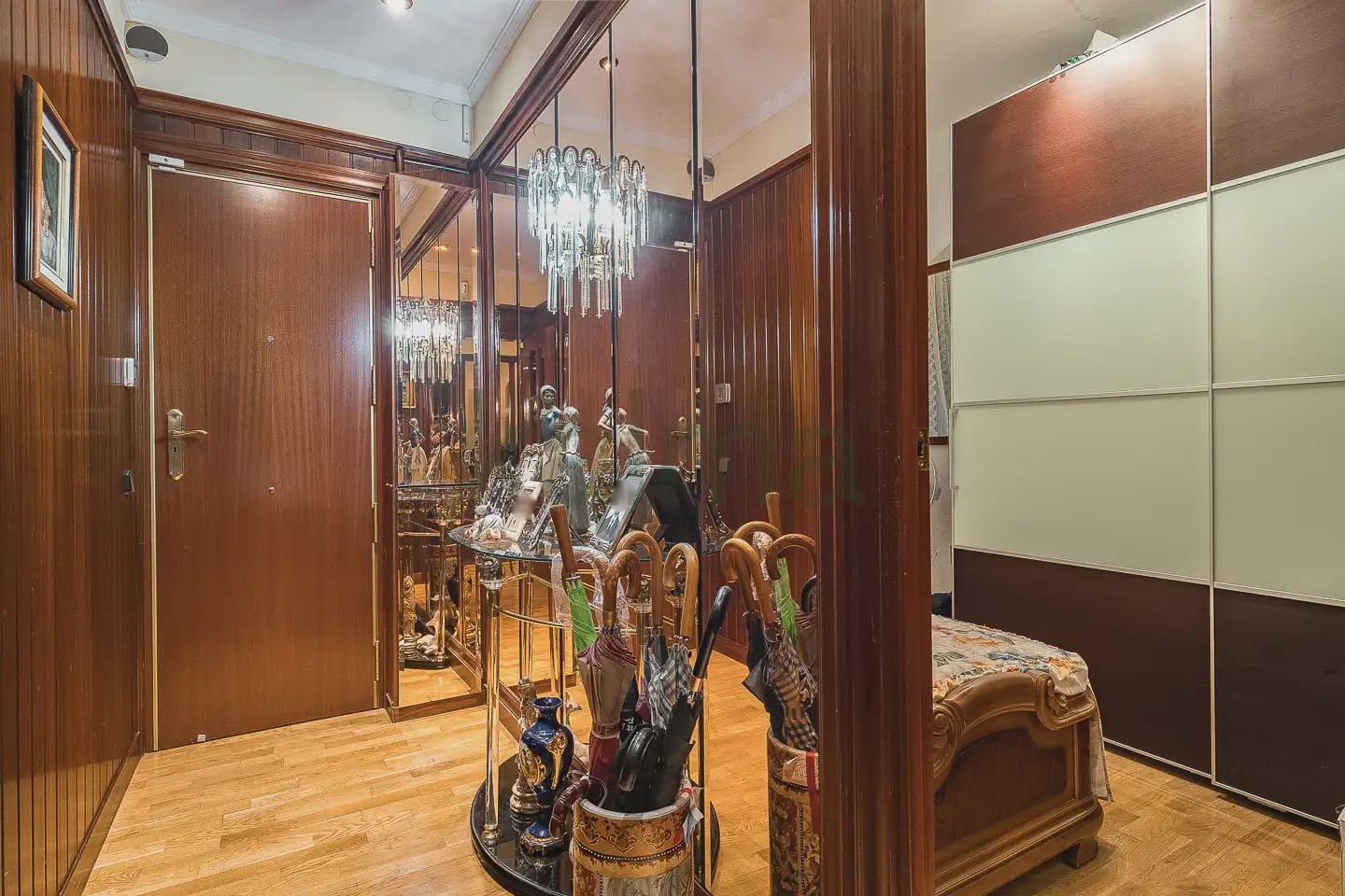 Piso de 3 habitaciones en Barcelona ciudad en venta con garaje - 190.612 € (Ref: 9981131)