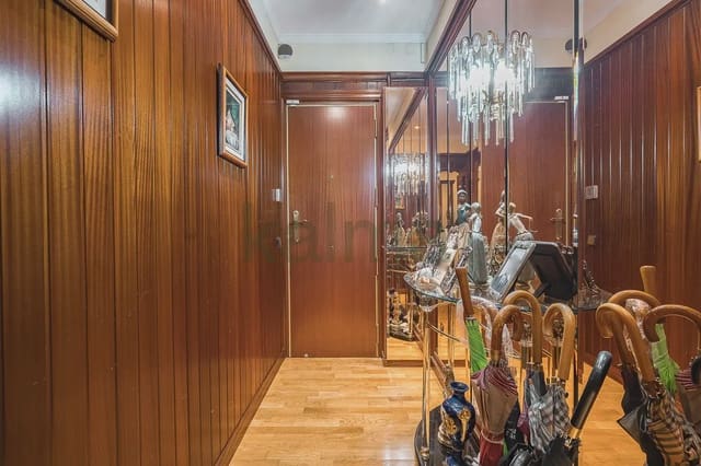Piso de 3 habitaciones en Sants, Barcelona ciudad en venta con garaje - 190.612 € (Ref: 9981131)